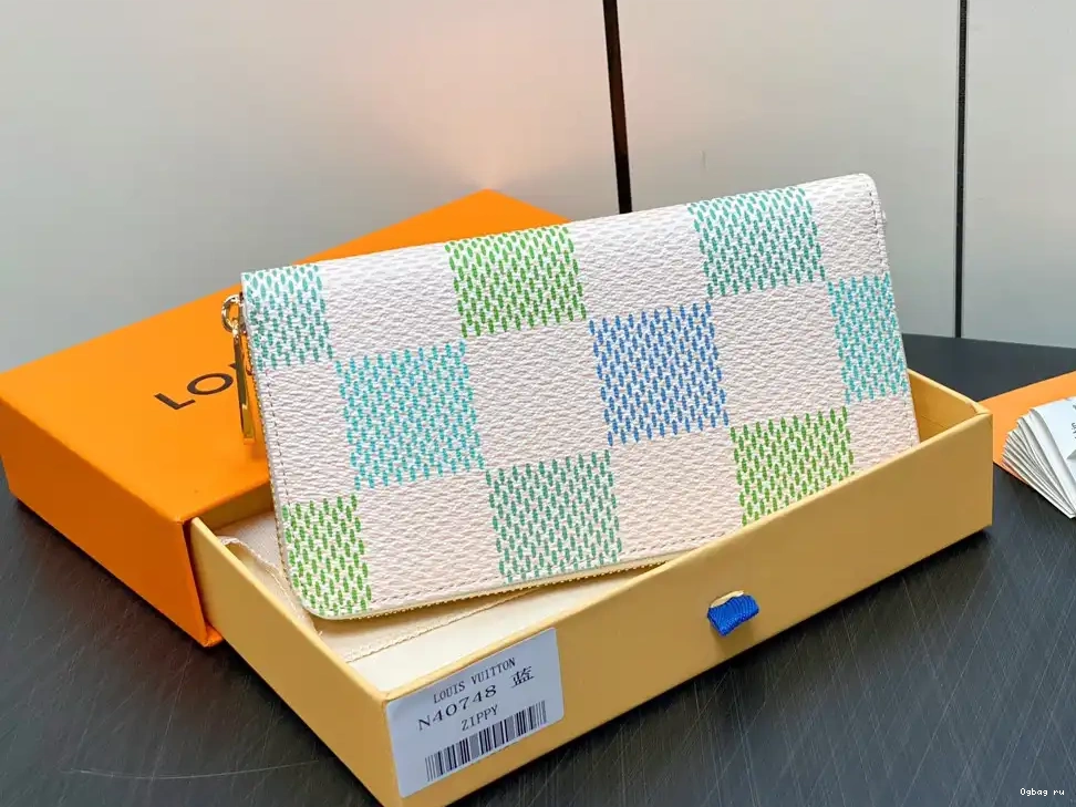 cm LOUIS VUITTON WALLET-19.5*10.5*2.5 ZIPPY 0521